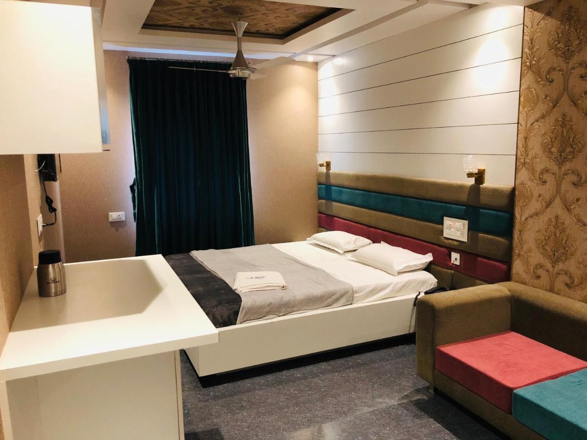 C M Hotel New Wodapatti Luaran gambar
