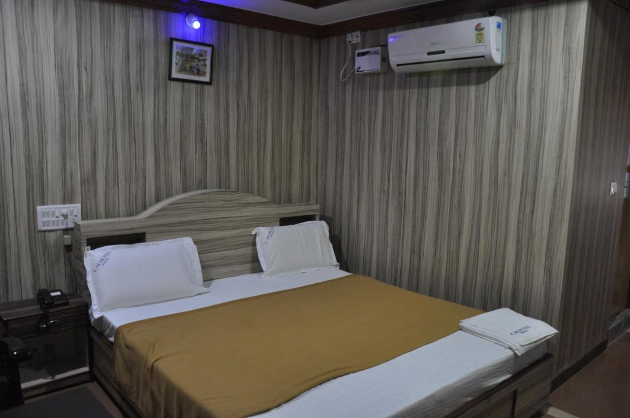 C M Hotel New Wodapatti Luaran gambar