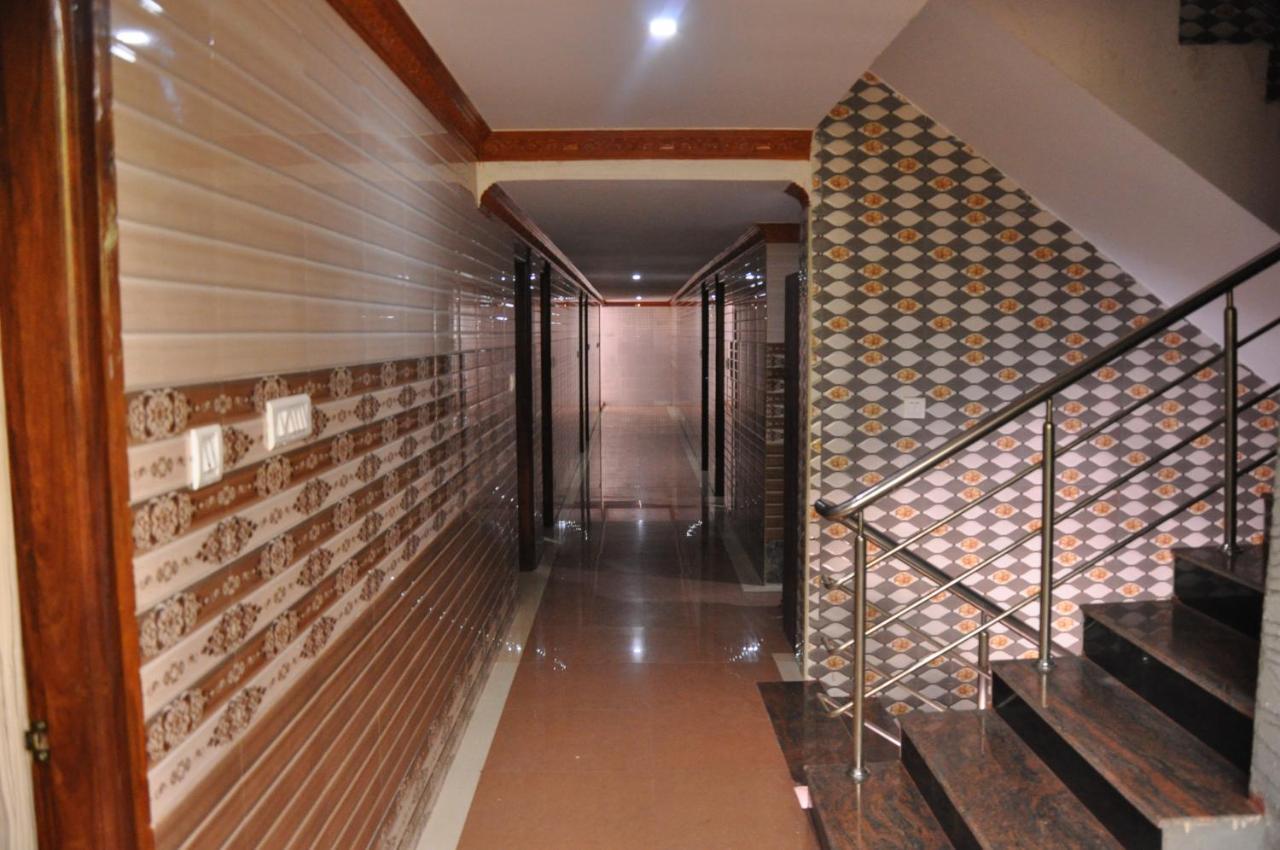 C M Hotel New Wodapatti Luaran gambar